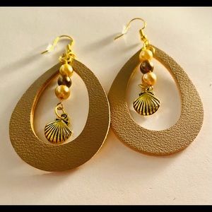 3 for 20 Faux leather and pearl earrings